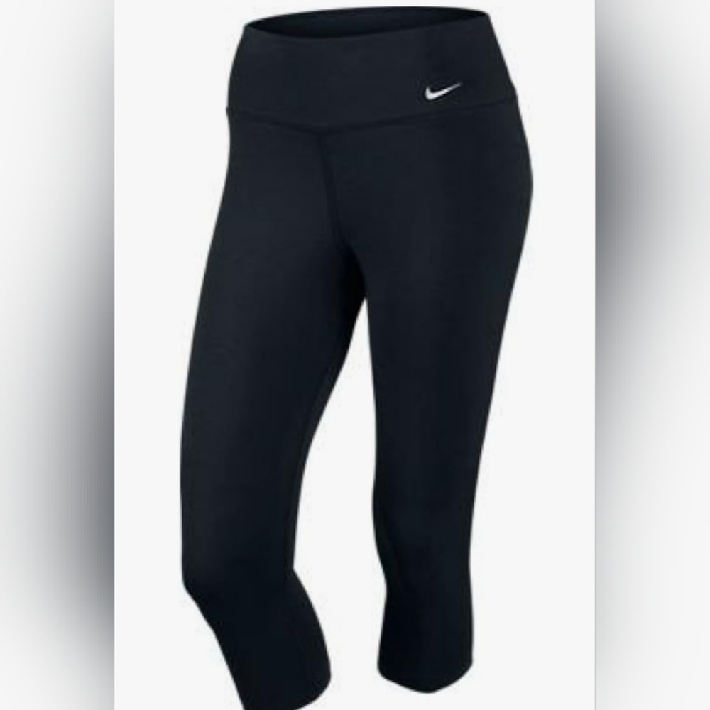 Nike Black Cropped Leggings